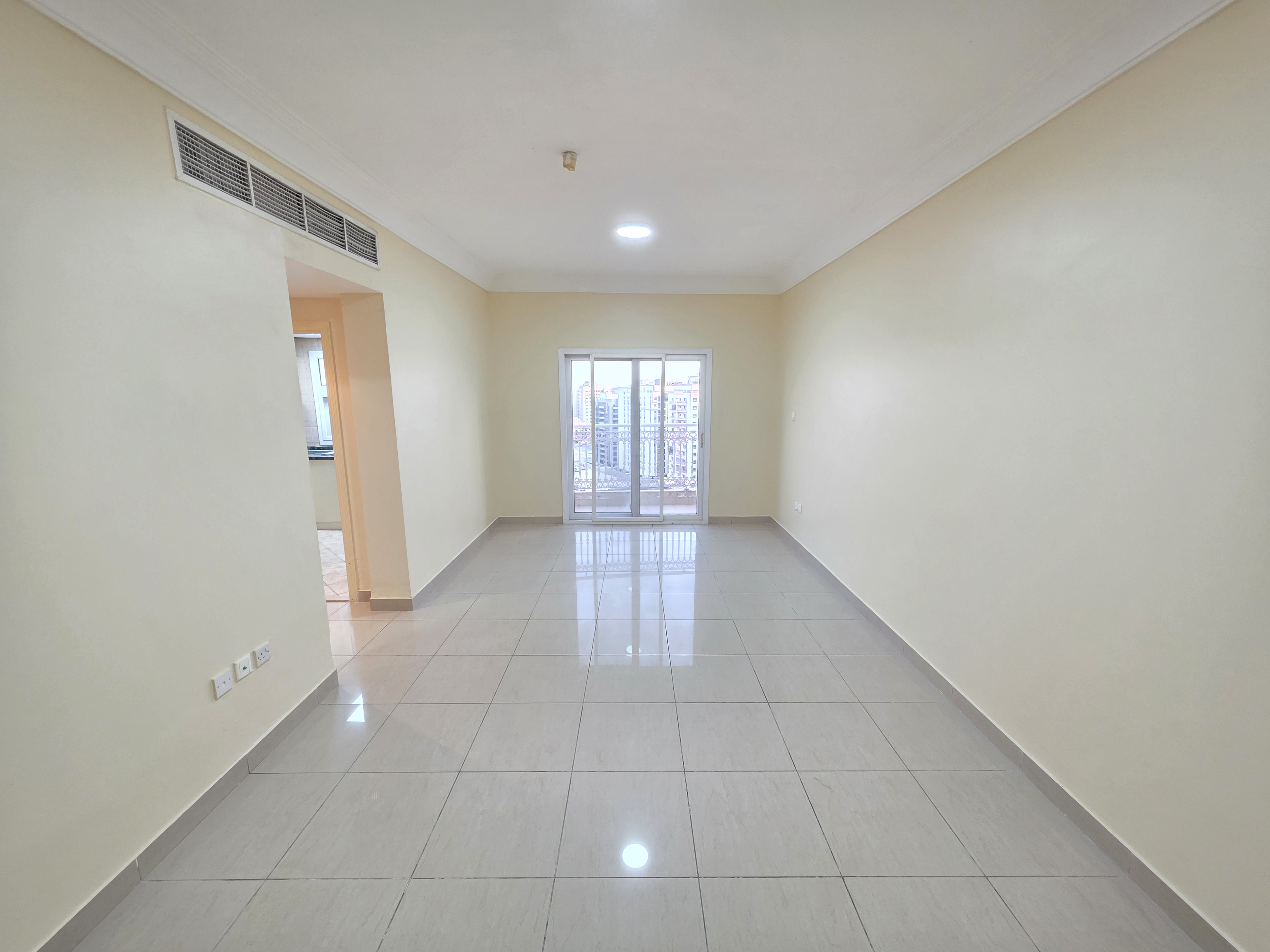 SPECIOUS 2BHK•WELL MAINTAINED BUILDING•ATTACHED CABINETS•BALCONY•INFRONT OF DXB BORDER