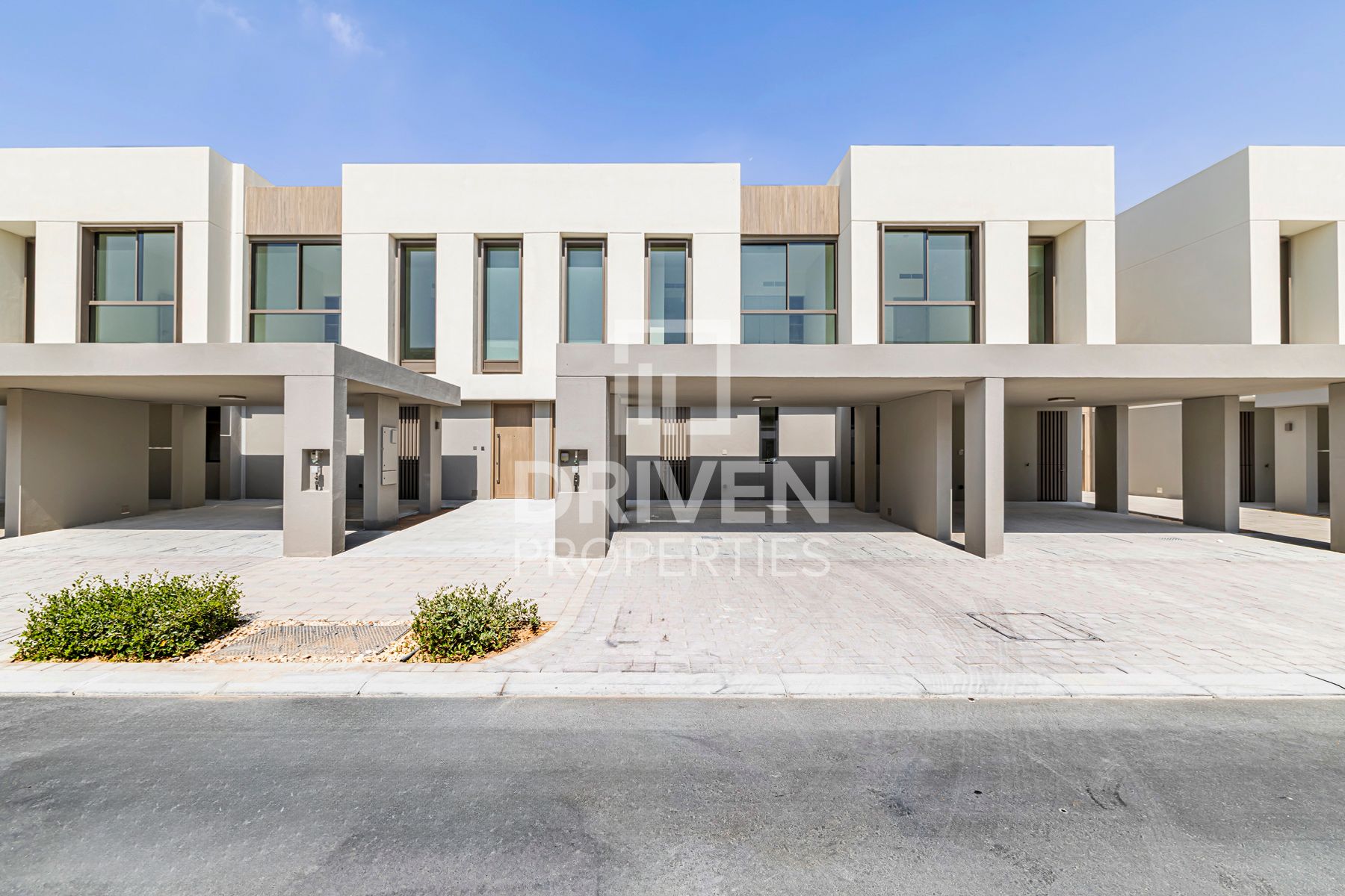 Single Row | Linear Park Facing | Prime Location
