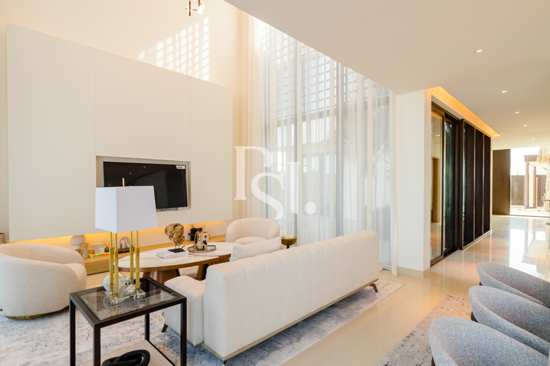 Single Row | Corner Unit | Spacious Plot