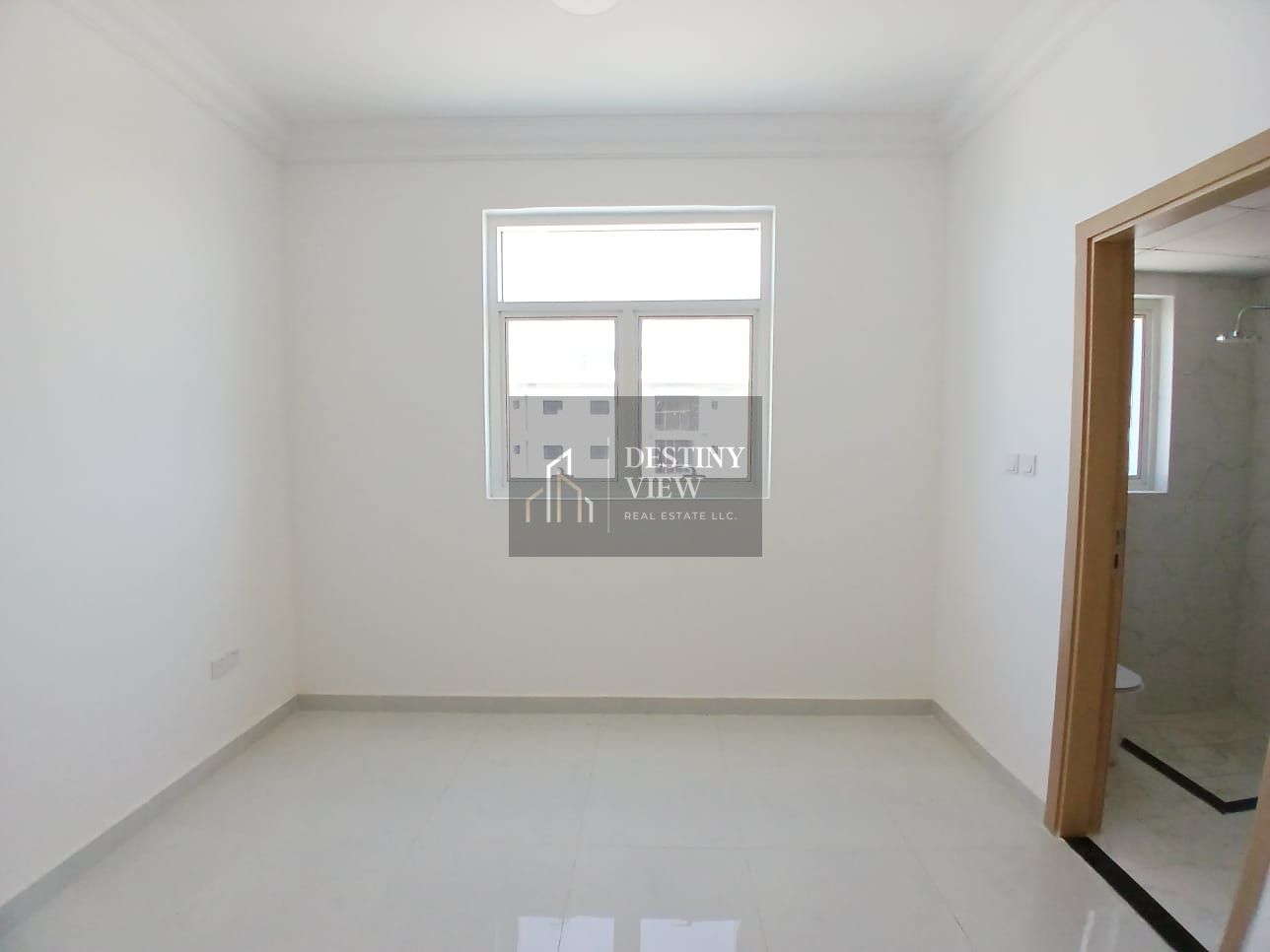 Like brand new lavish 2BHK apartment fully family Building with balcony 3bahts