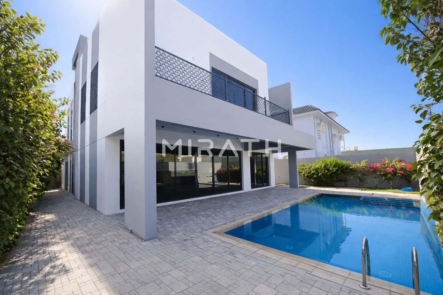 Modern Villa| Private Pool and Garden| Driver's room