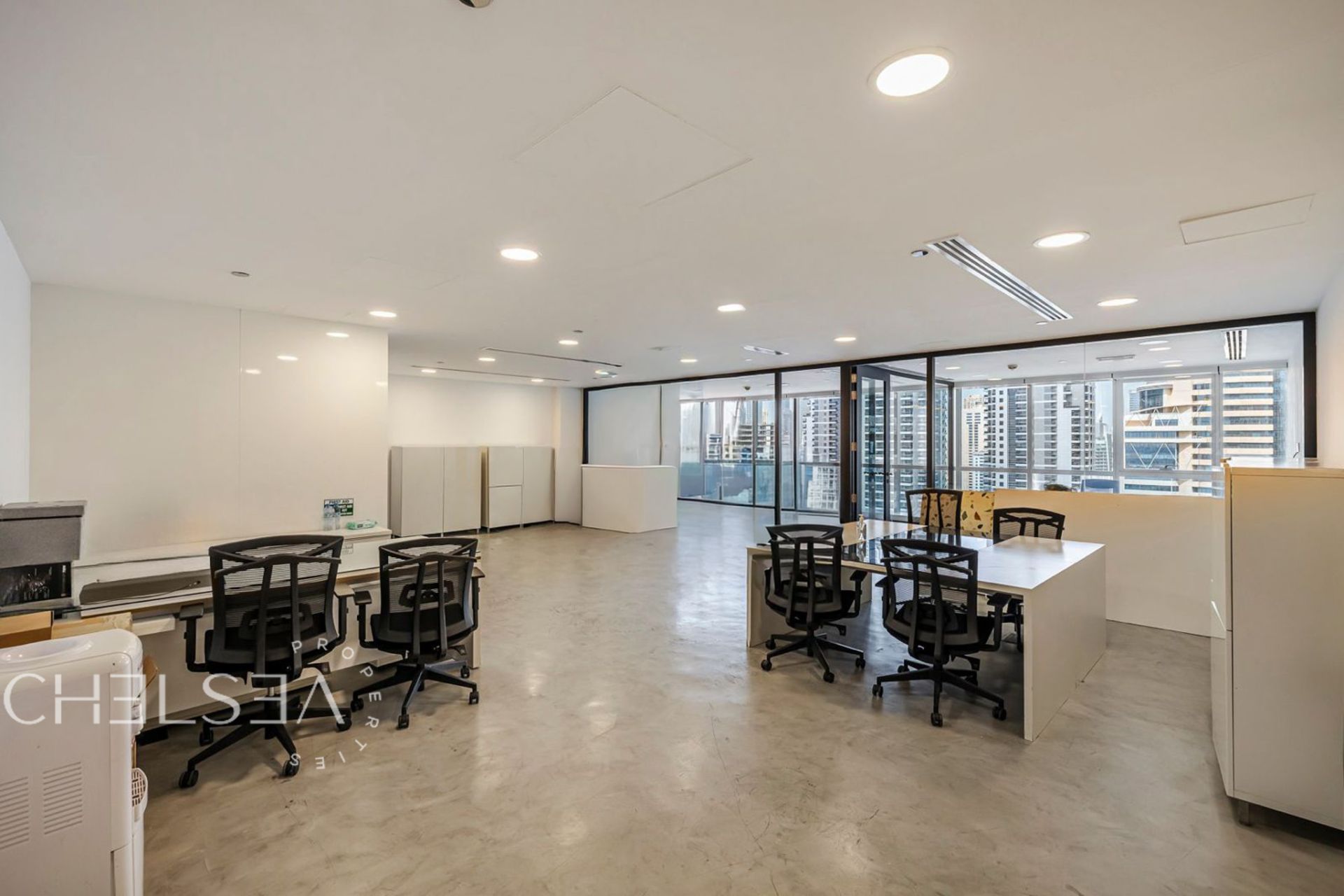 PRIME LOCATION |CLOSE TO METRO | VACANT