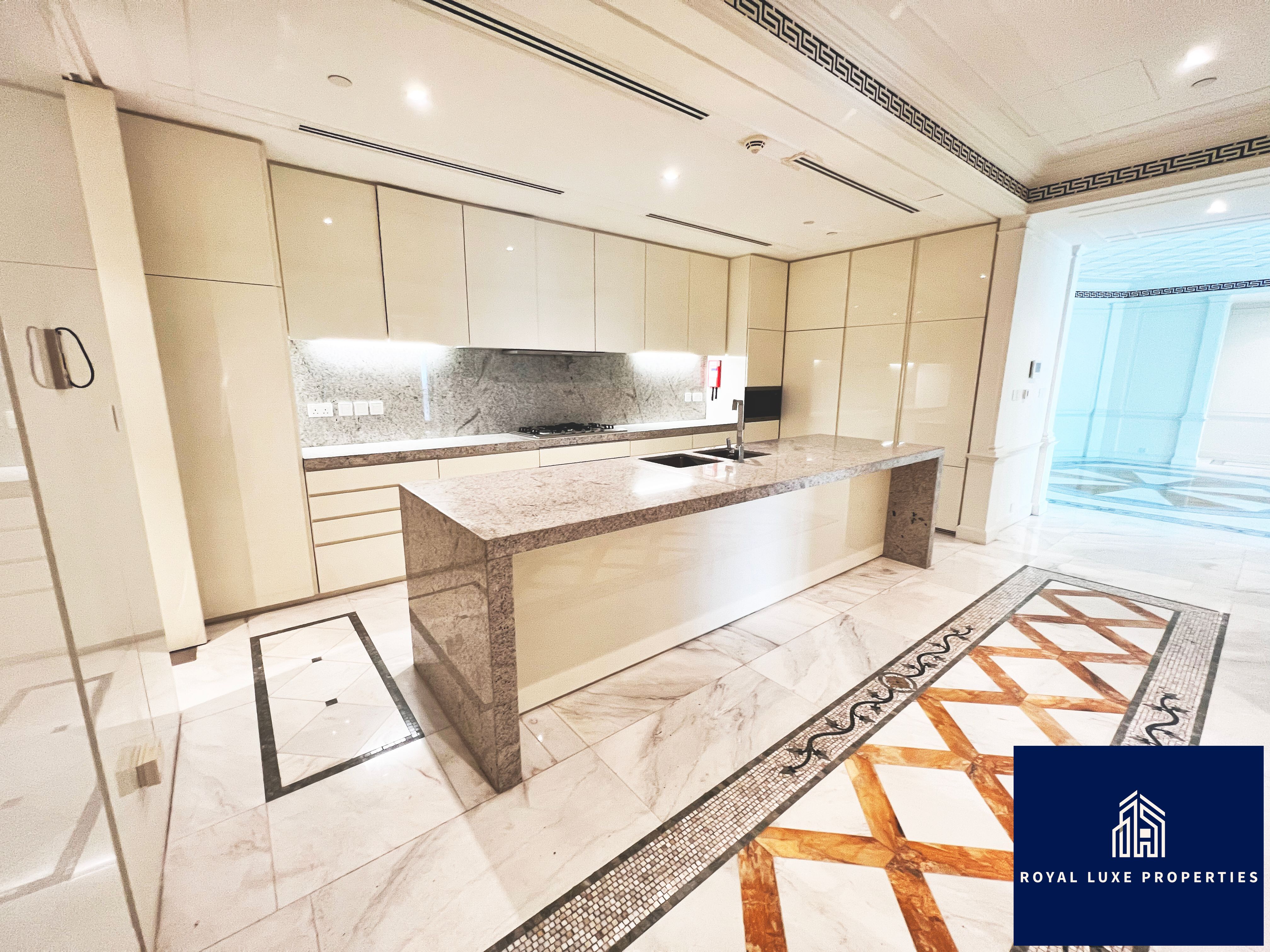 Grand luxury residence I Ready to move I 2 carparks