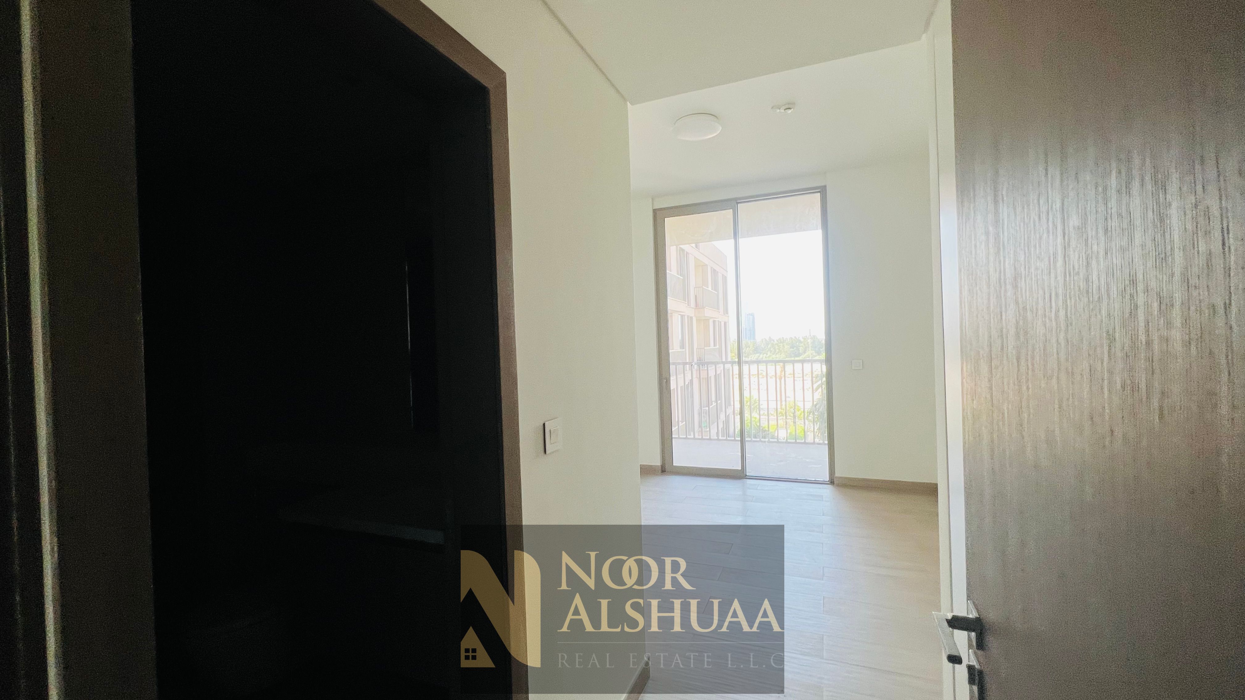 Spacious 2 BHK | Golf View | Pet Friendly