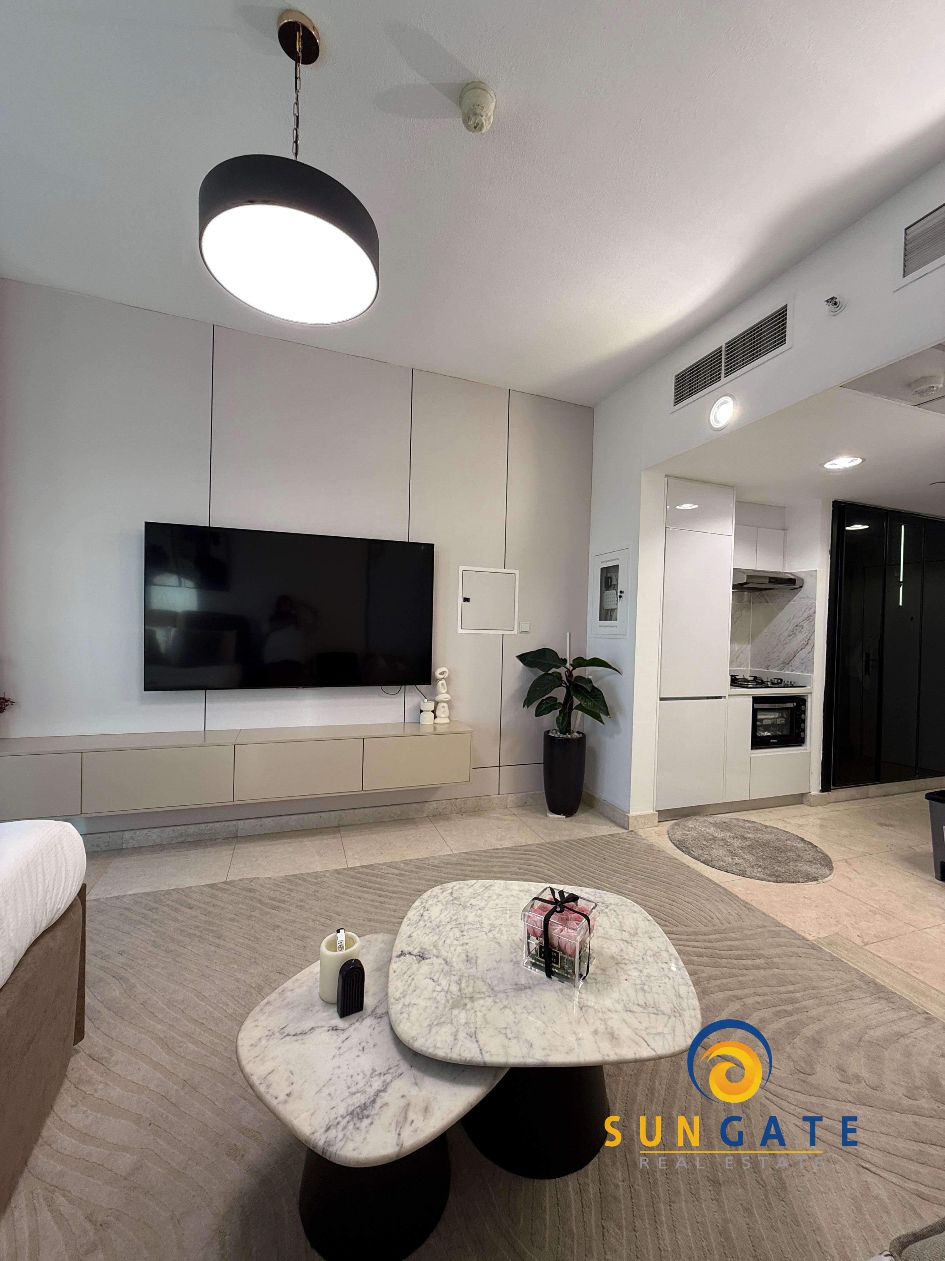 Upgraded unit | Fully Furnished | Exclusive