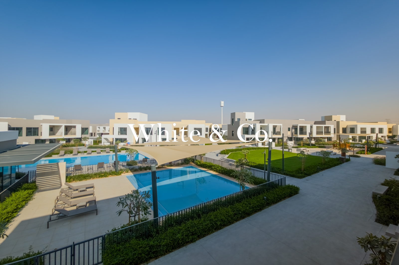Pool and Park | Vacant | Bright Interiors