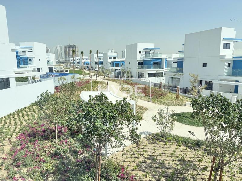 Park Views | Single Row | Near Pool & Park