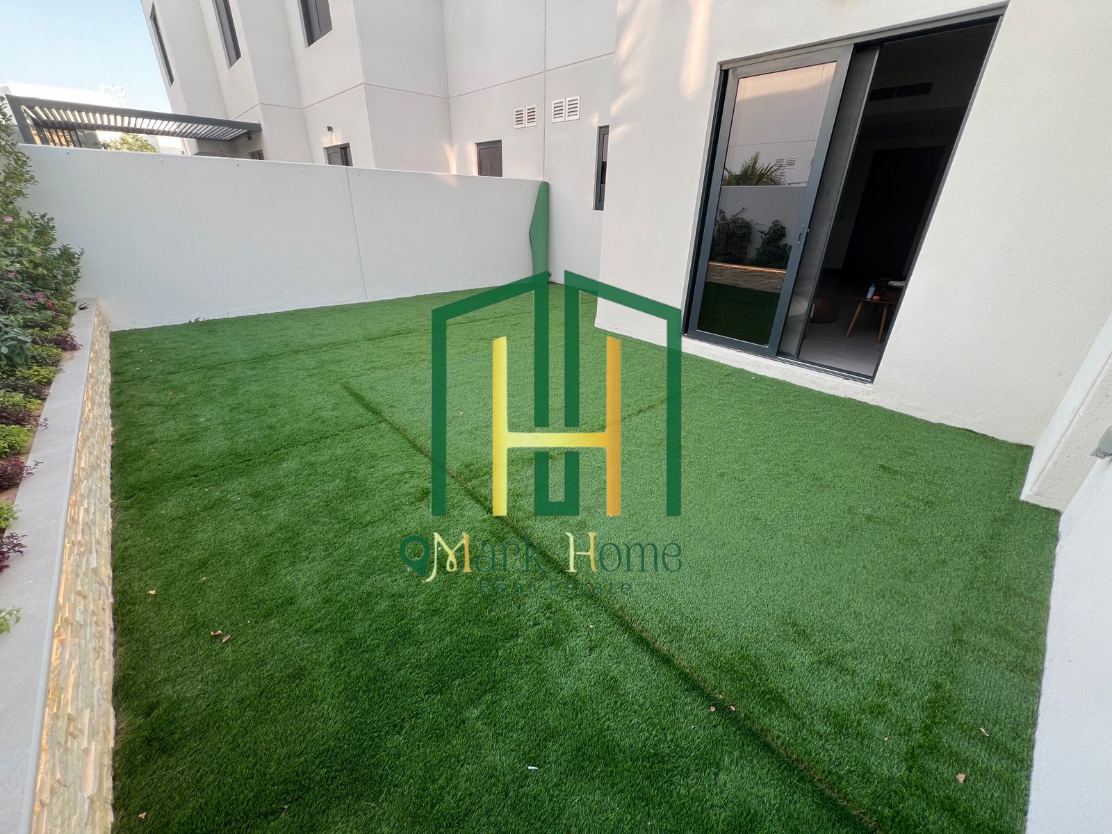 Double Row | Ready To Move | 4 Payments