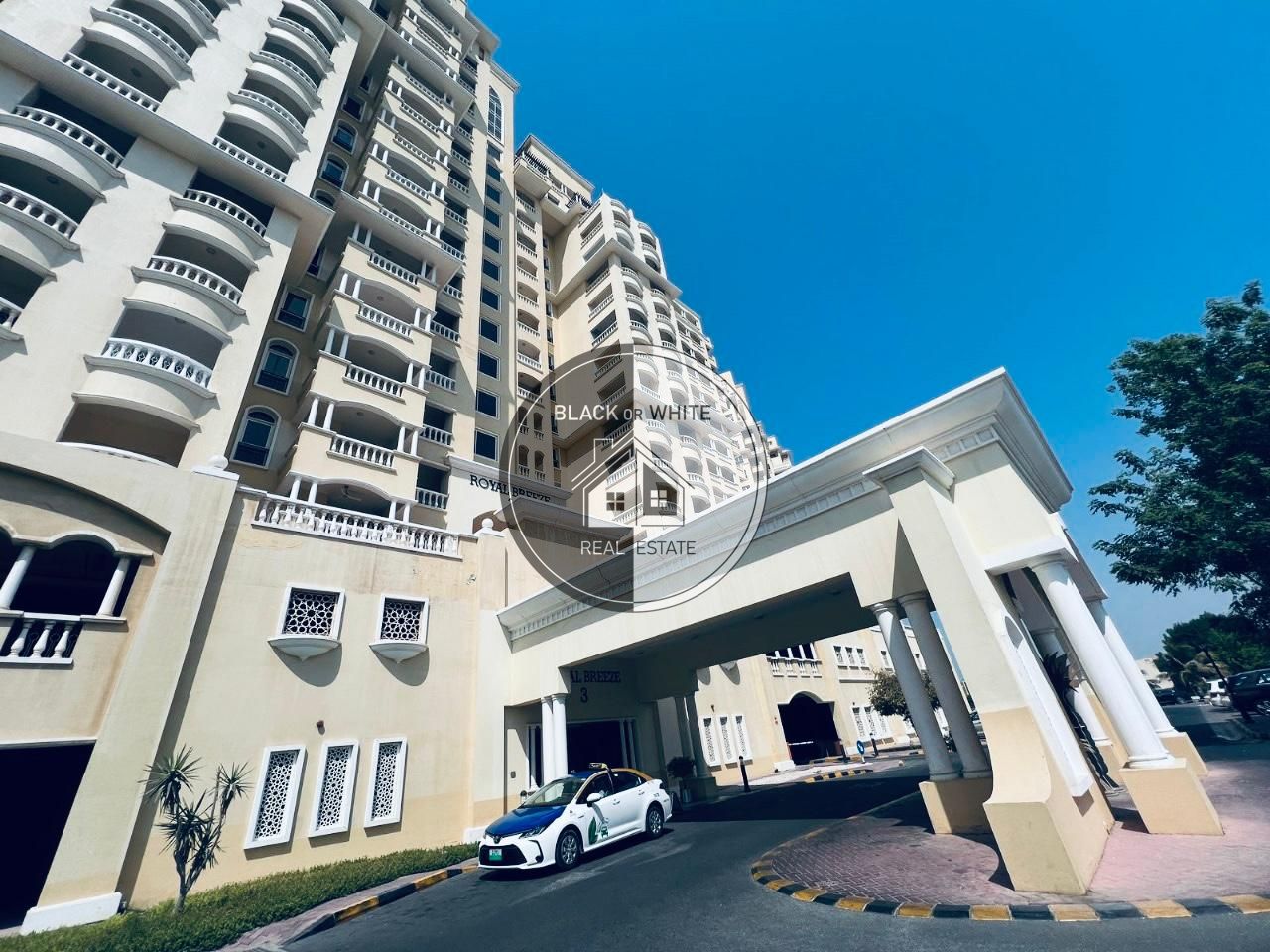 Low budget studio in Royal Breeze available