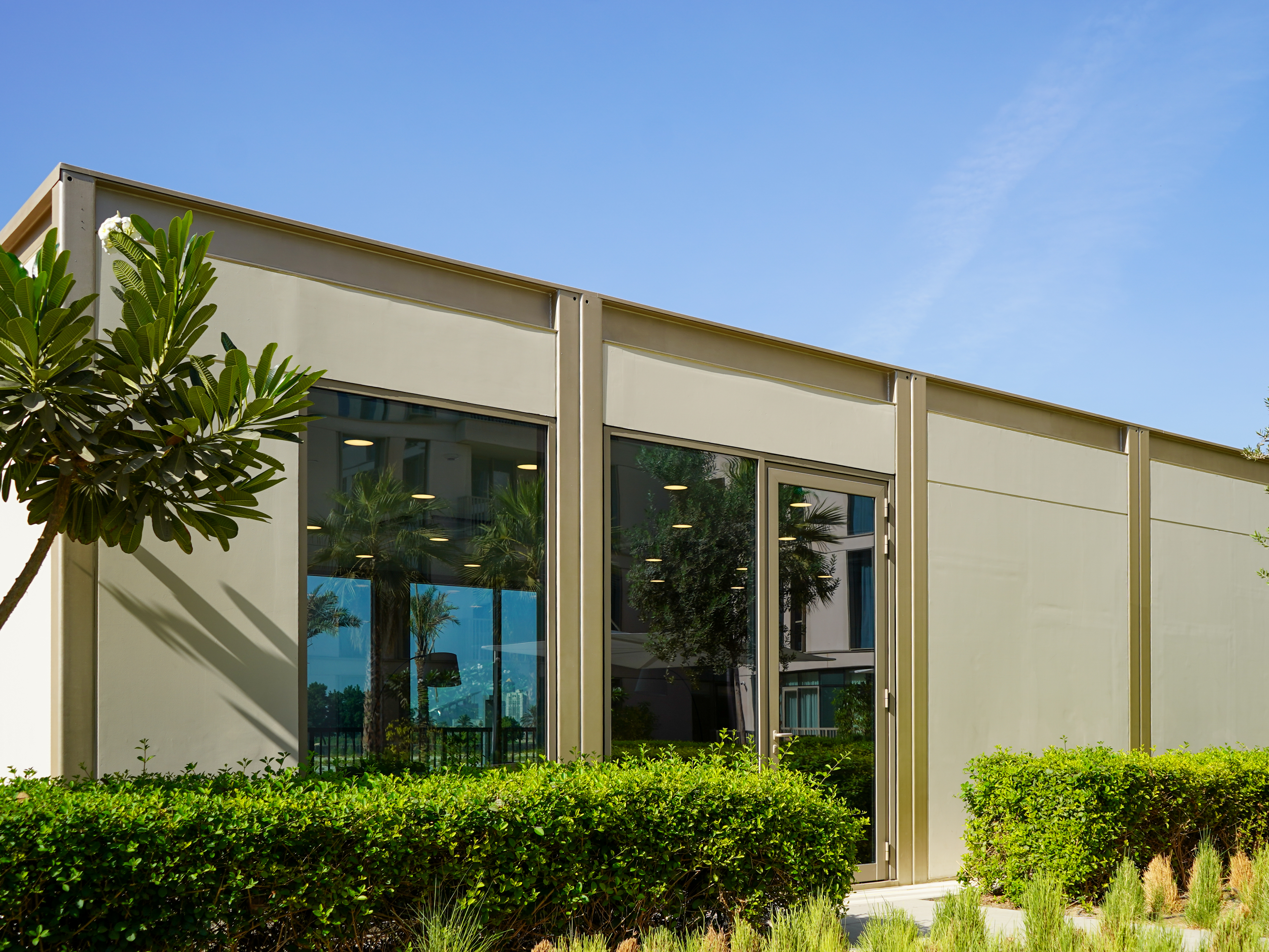 A Month FREE | Garden & Golf View | Multiple units