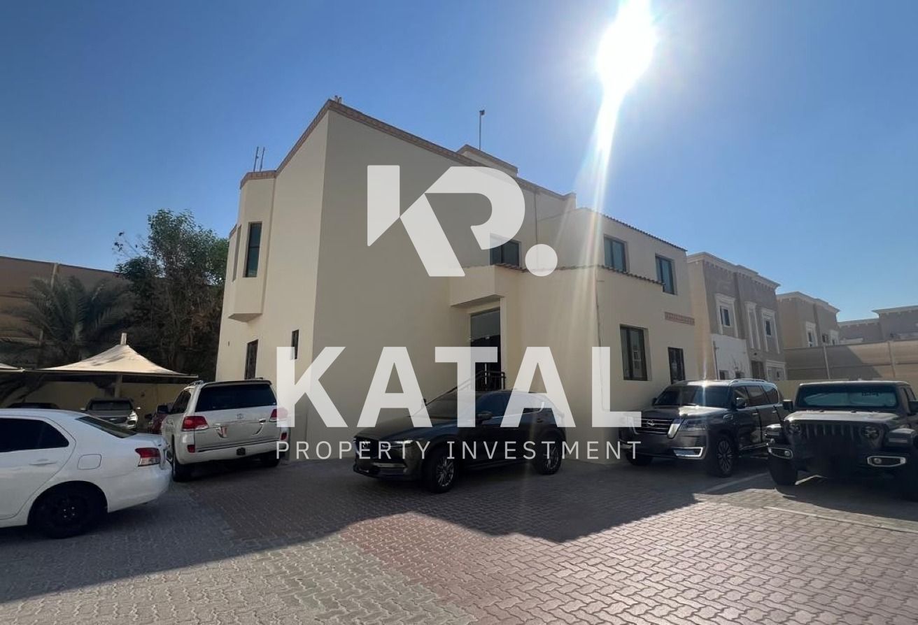 8BR Commercial Villa | Vacant | Spacious Layout