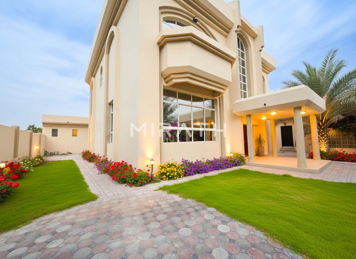 Independent Villa| Private Lawn and Pool| Premium