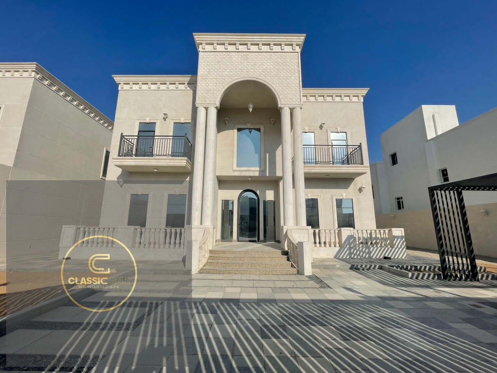Brand New outclass 5 Bedroom Villa At Madinat Al Riyadh