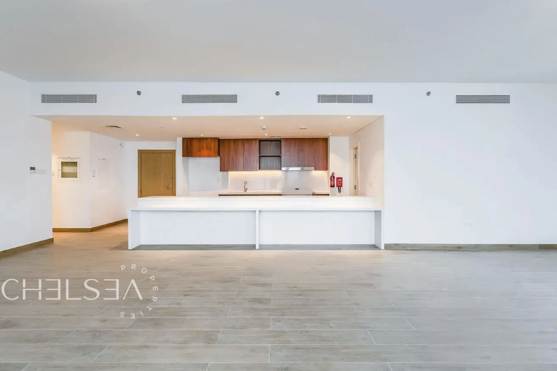 WATERFRONT LIVING | UNFURNISHED | VACANT