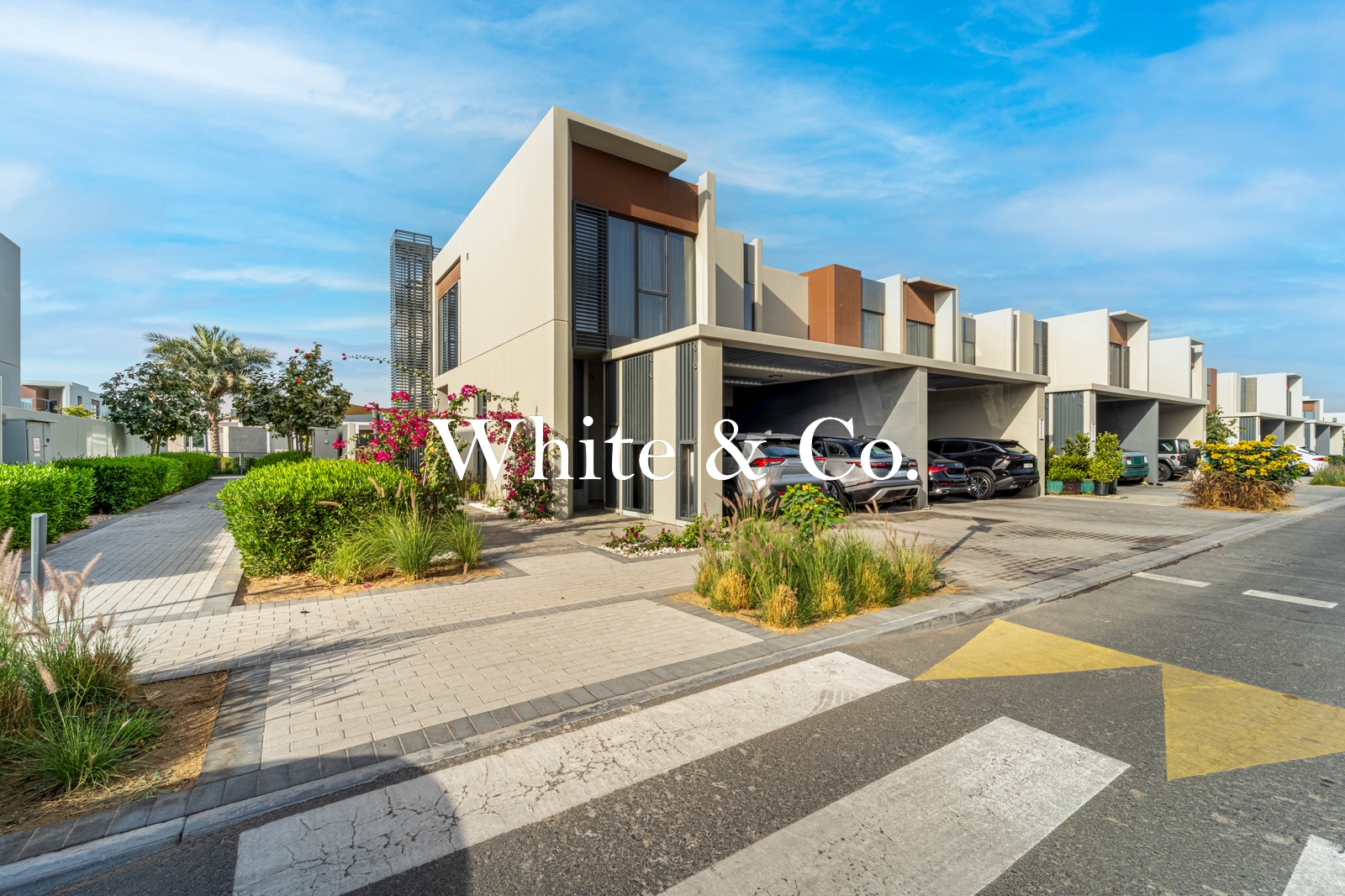 Fully Upgraded|Corner Villa|Pool and Park