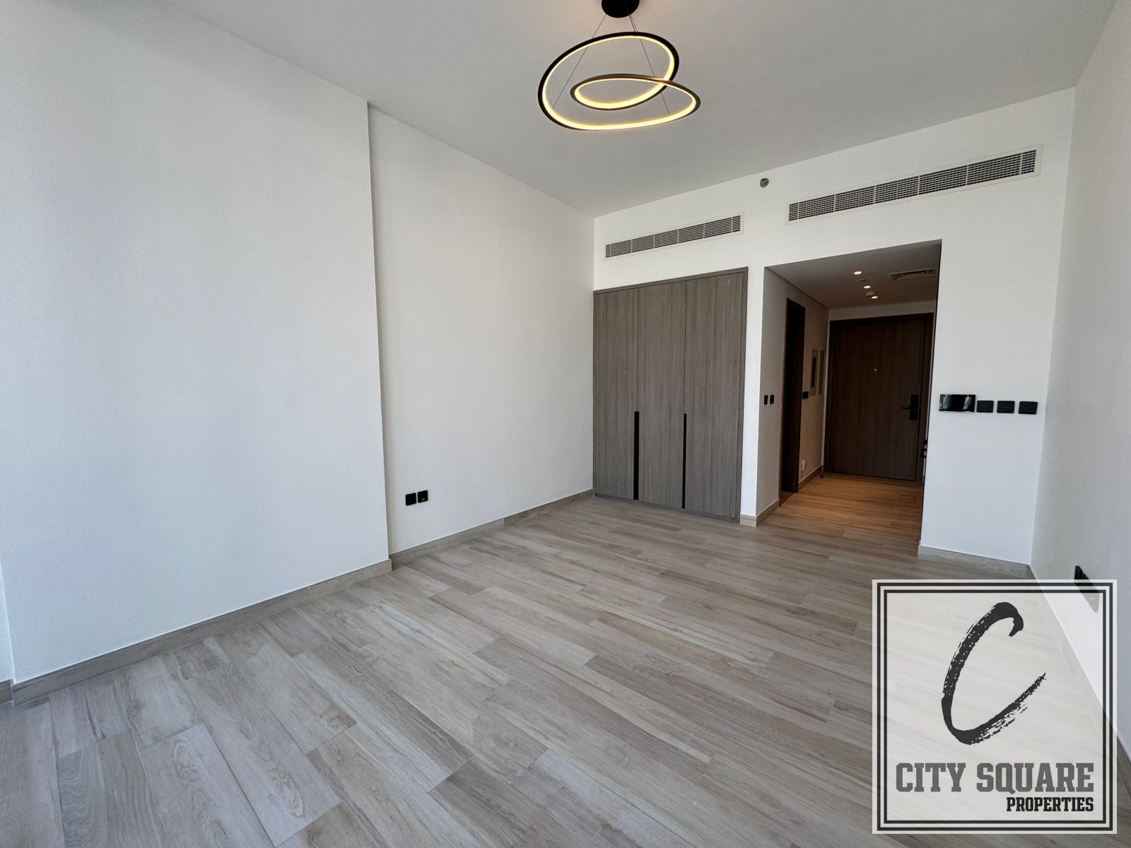 Be the first tenant | Mid floor | Stylish studio