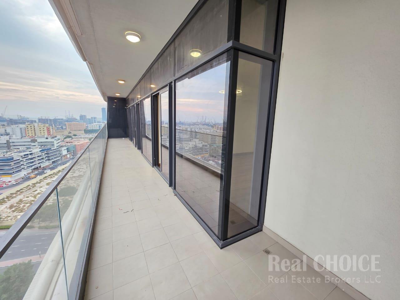 Spacious 2Bedrooms| Ready To Move |Covered Parking