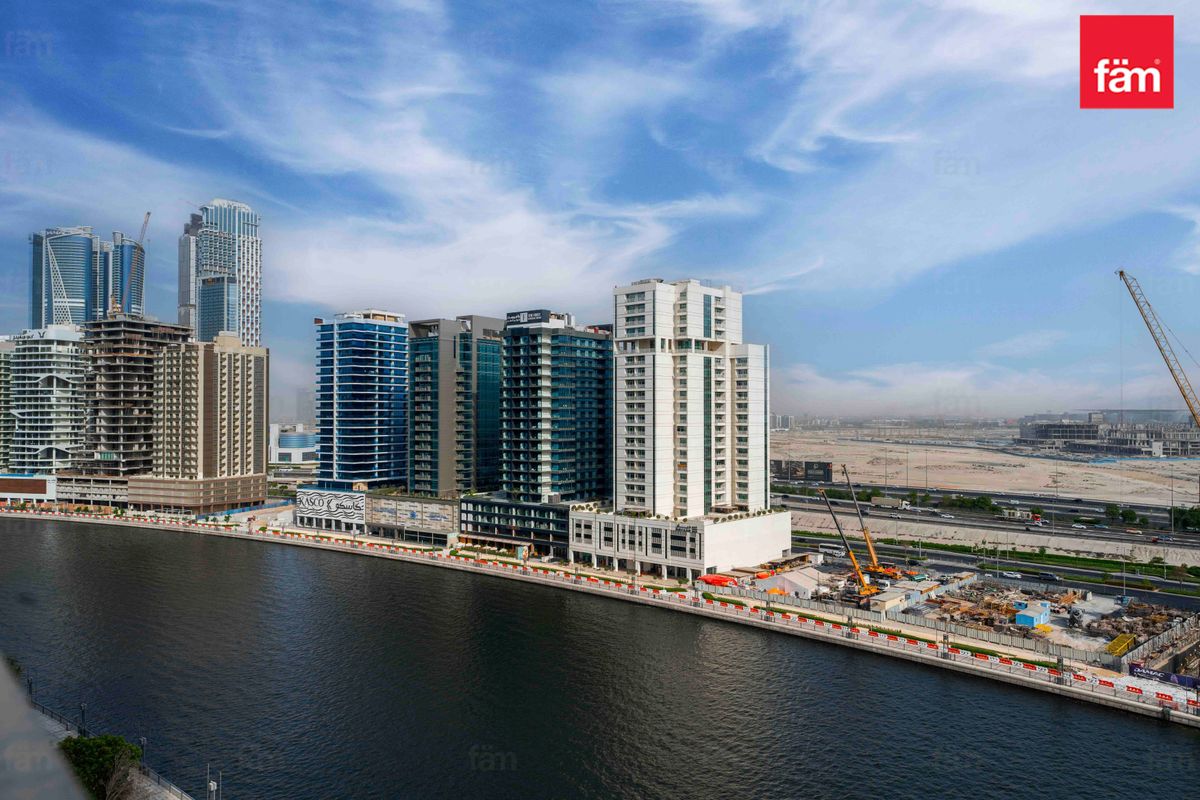 Prime Locatin|Canal View|Biggest Layout|Luxury