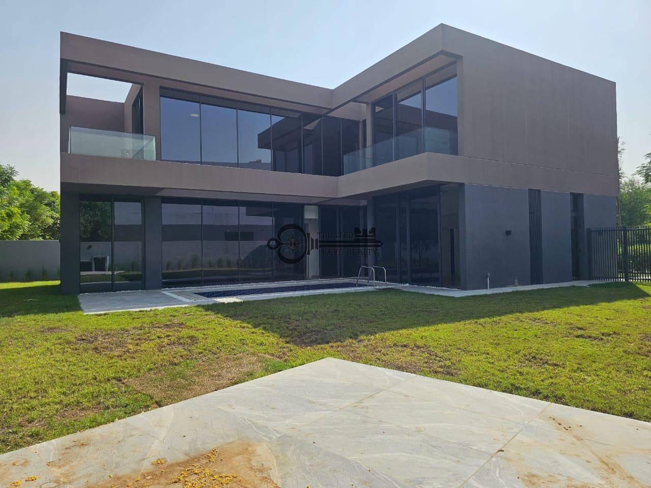 Royal Living 4BR Sendian Masaar Villa with Majlis | High-End Lifestyle 300K