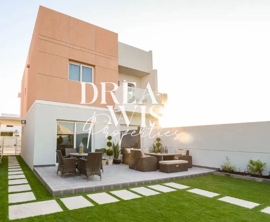 Single Row | Corner Unit | Vacant