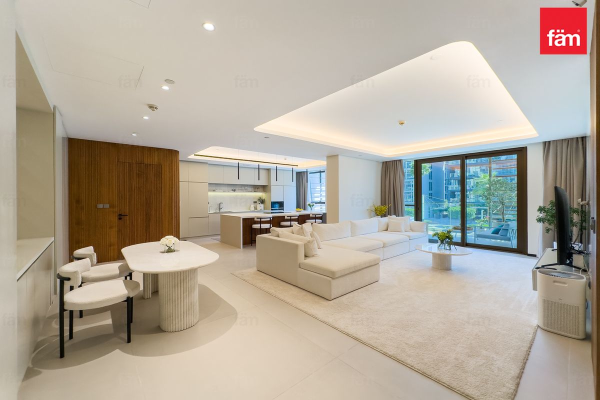 Rare Layout 2br | Expanded Living Area | Burj View