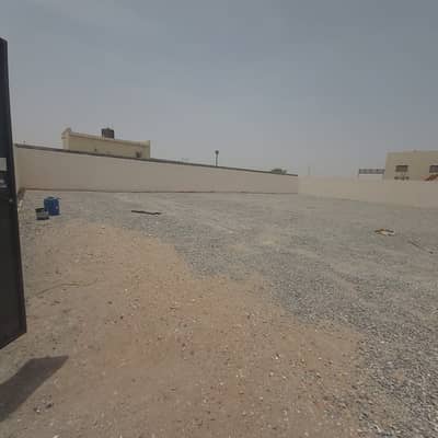 Excellent industrial land with shed for sale in Ras Al Khor