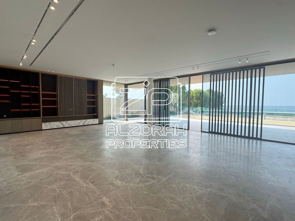 Home That Lives With the Tide | Waterfront Privacy