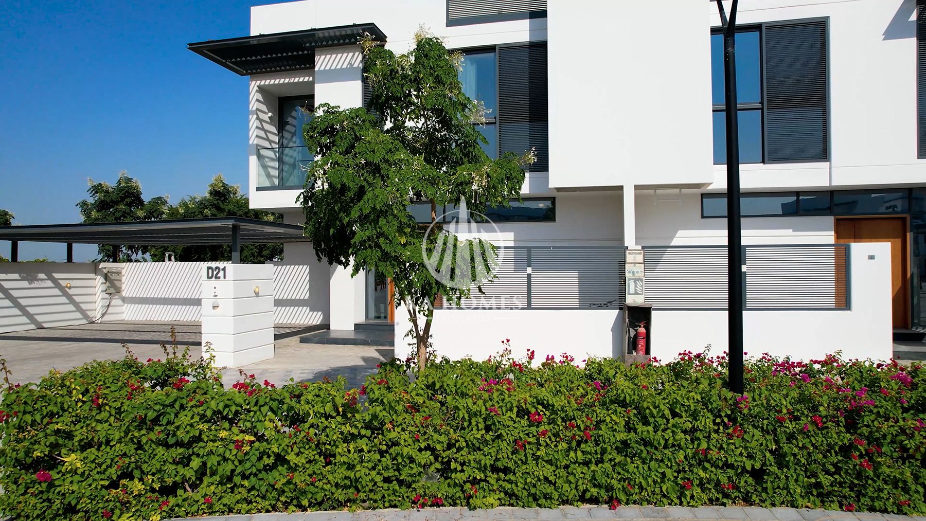 Ready-to-move-in villa in a prime location, freehold ownership for all nationalities. Installment options available. Villa furnishing options also ava