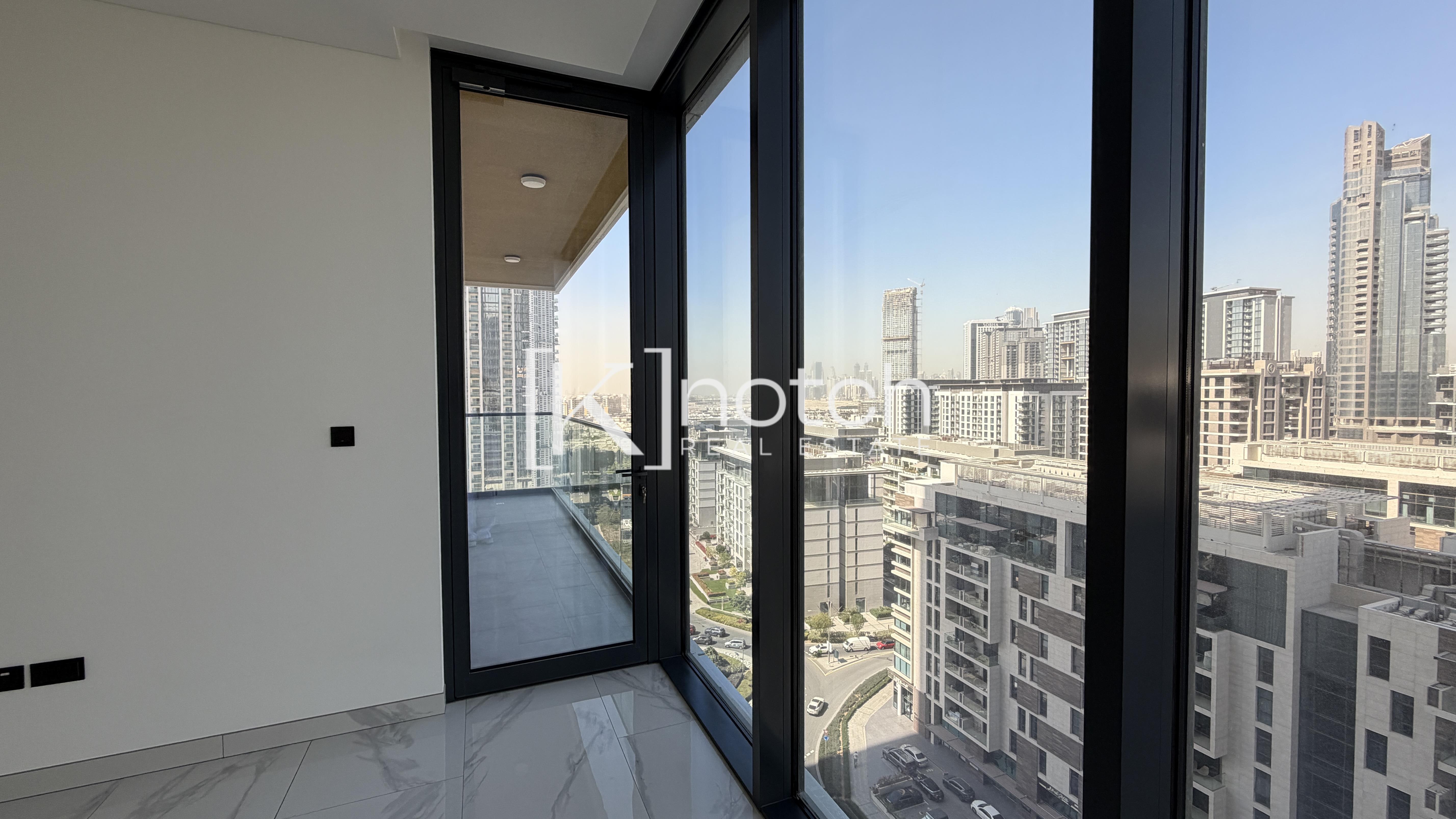 4 cheques | New Unit | Modern Layout