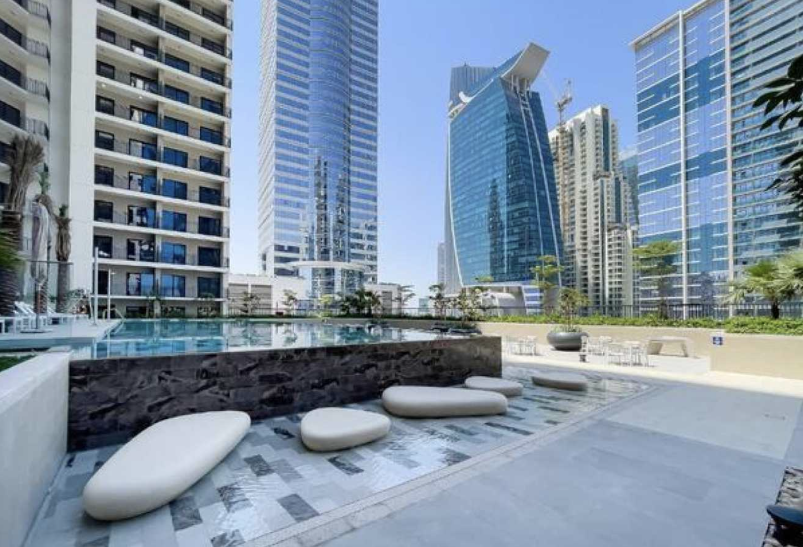CLOSE TO METRO | PRIME LOCATION | READY TO MOVE