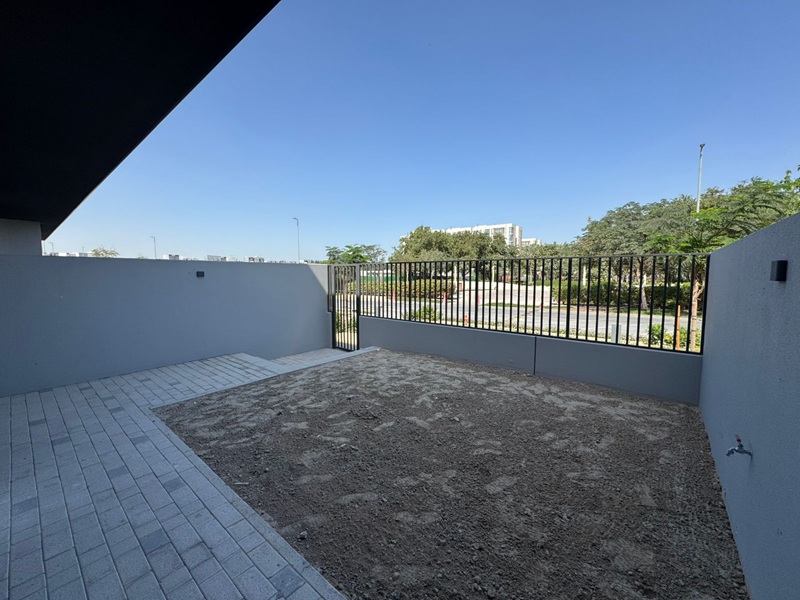 Mudon Al Ranim 4 | 3BR+Maid | Single Row | Equipped Kitchen |