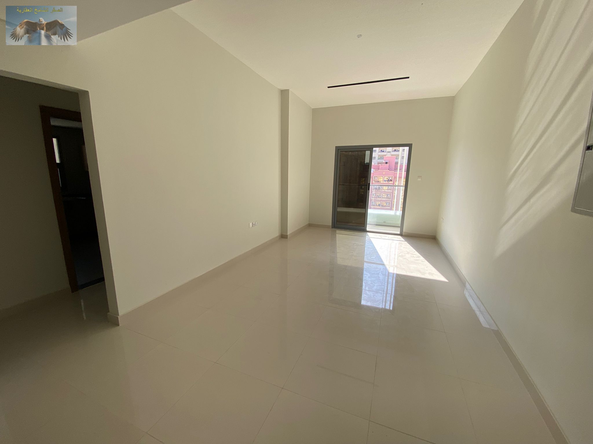 The most luxurious three-bedroom super deluxe apartment, first-time occupancy, featuring built-in wardrobes, elegant finishes, and an open view. Locat