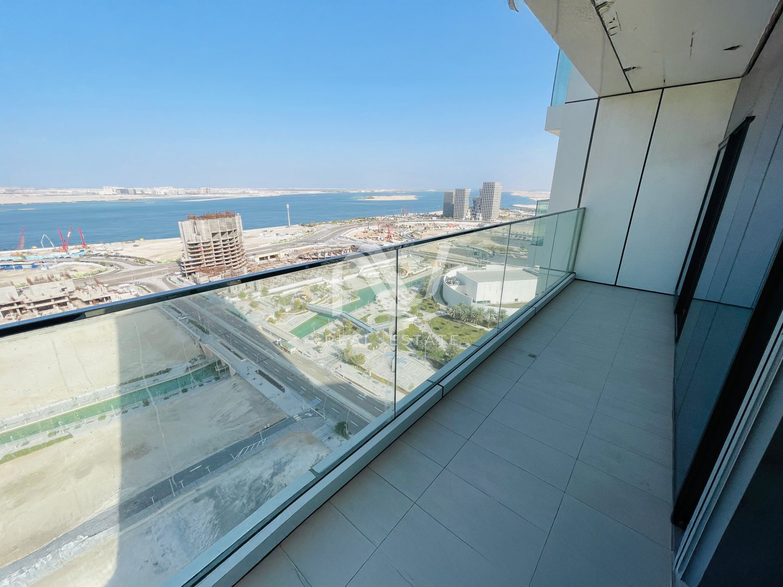Spacious 1BR with Balcony | Sea View | Vacant