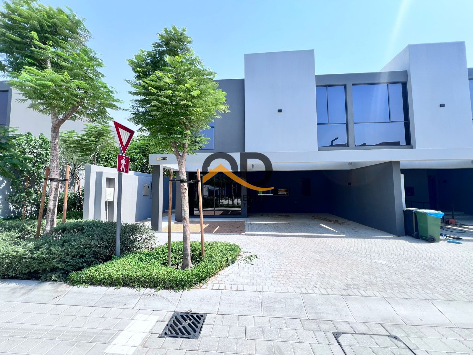 4BR Corner with Majlis | Singal Row | Brand New