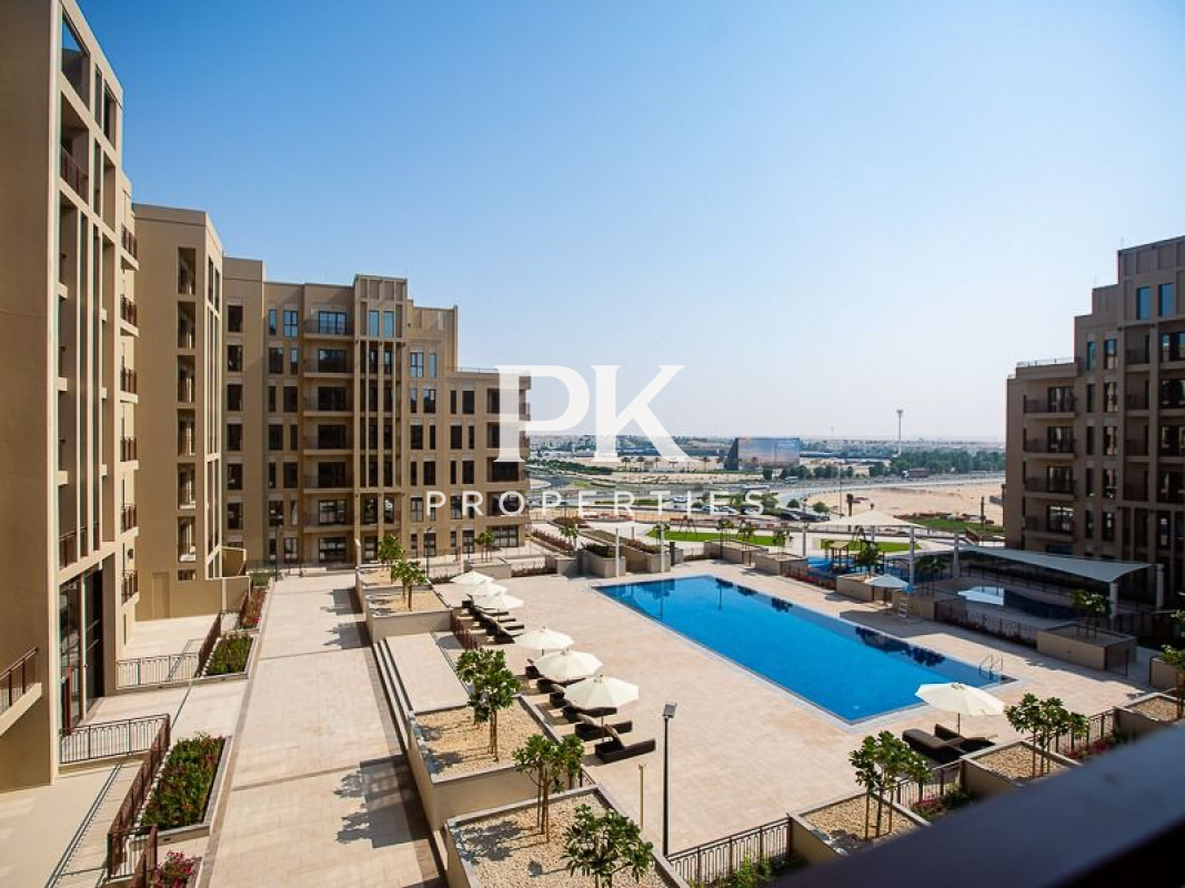 POOL VIEW | 12 Cheques l Modern l Community Living