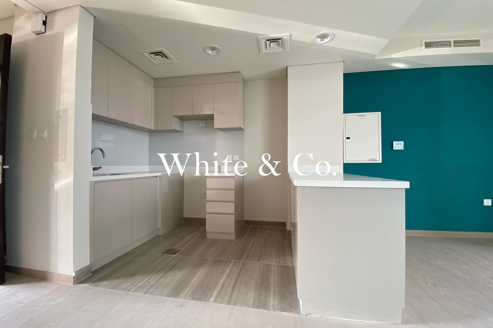 Large Corner Plot | Single Row | 3 Bed