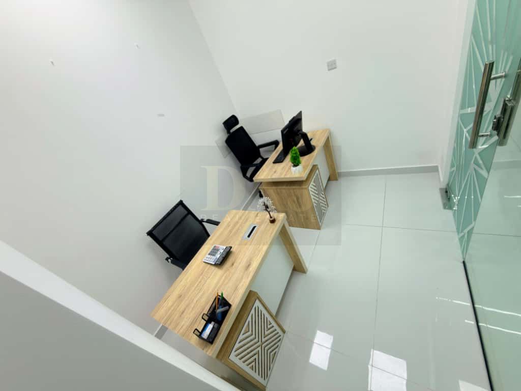 Brand new office | Free Amenities | near to Metro Station