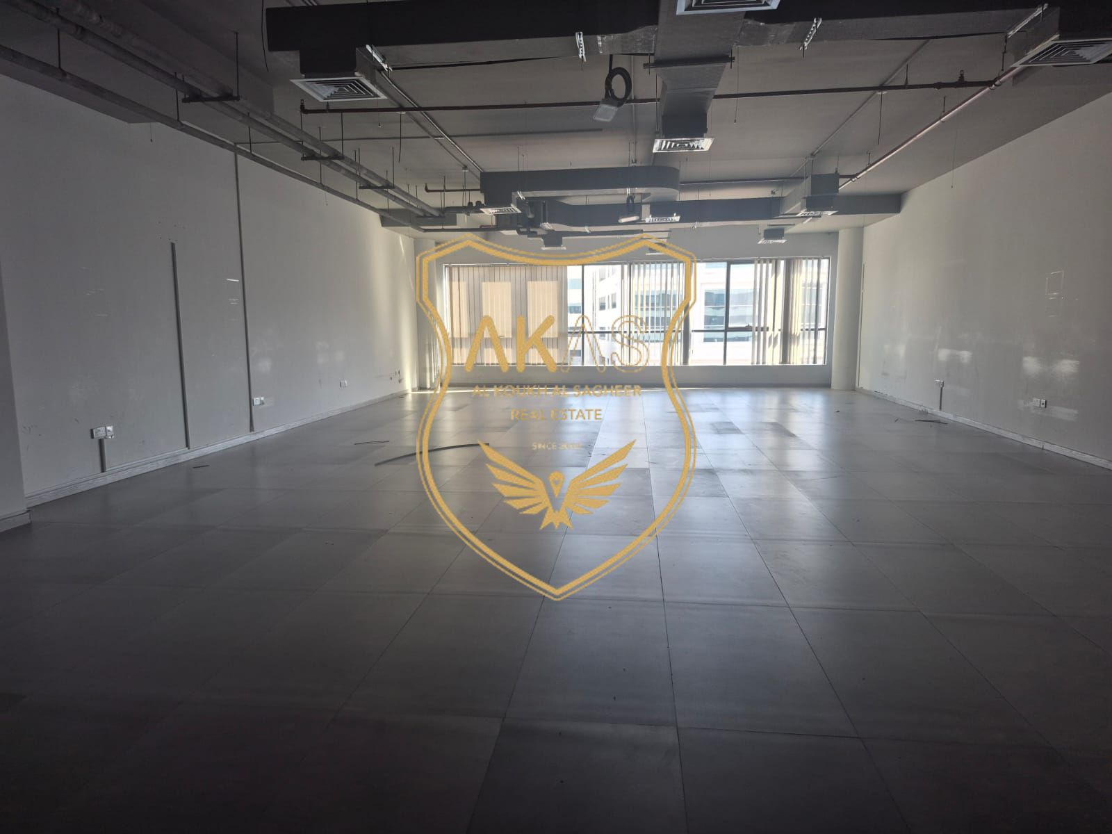 2055 Sqft Chiller-Free Office for Rent – Semi-Fitted | 3 Glass Partitions | Near Metro | 4 Cheques