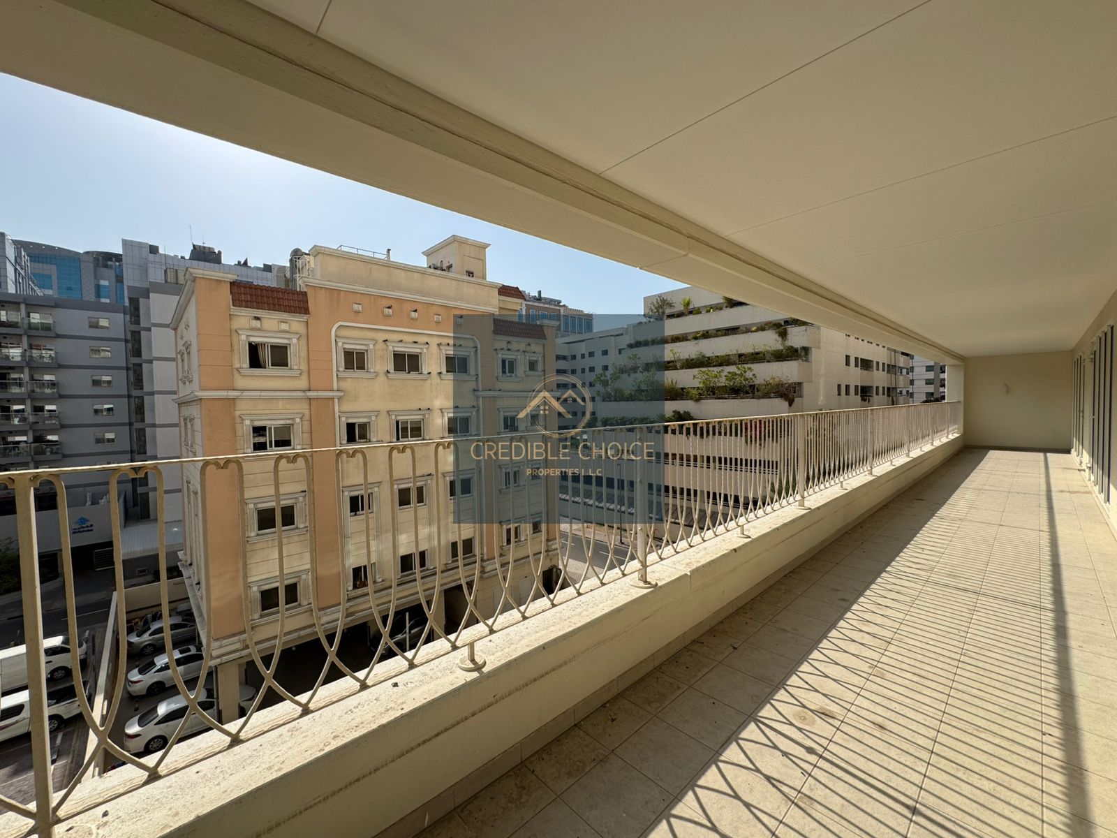 FAMILY ONLY|LAUNDRY|STORAGE|SPACIOUS 3 BEDROOM