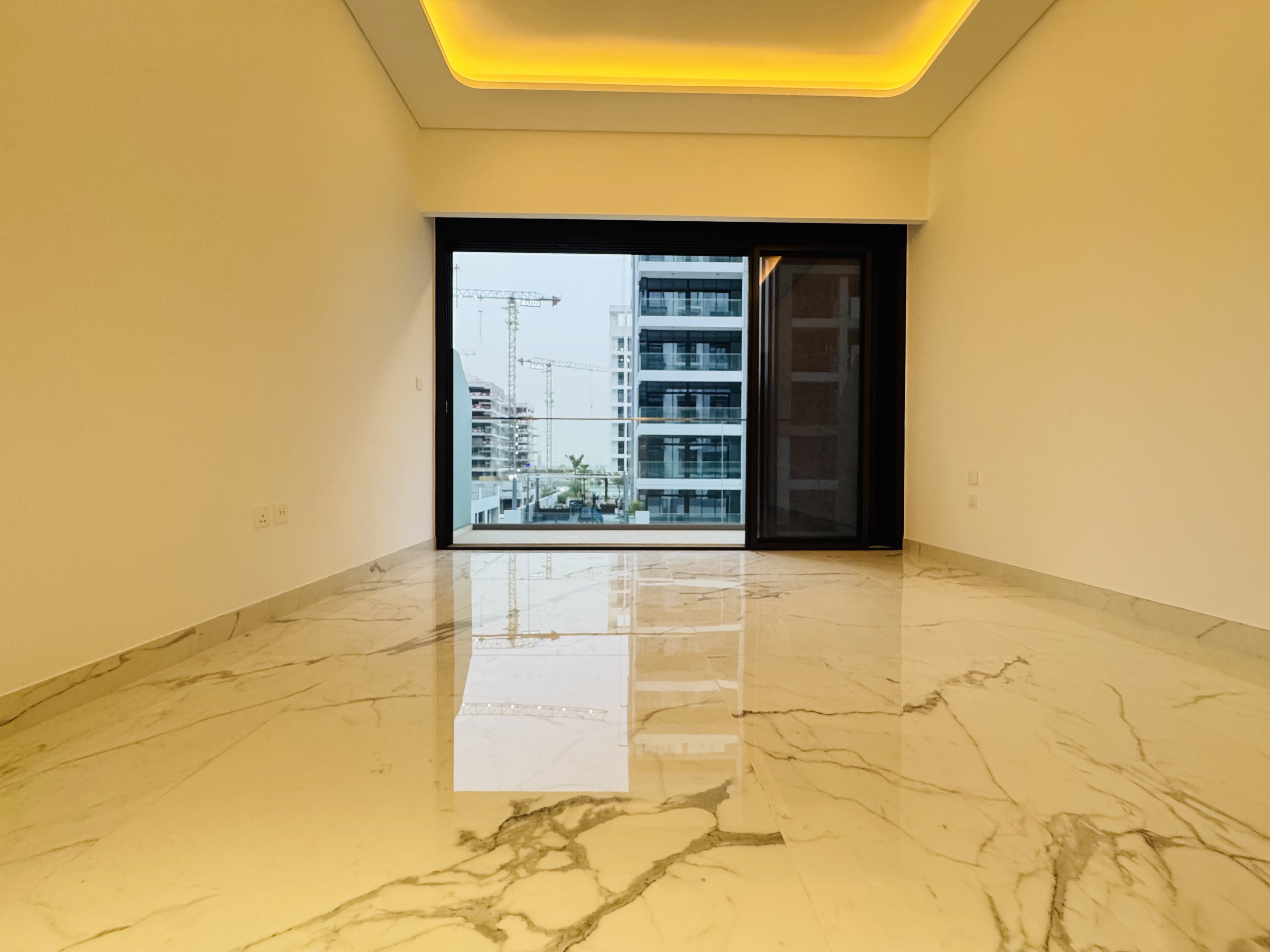 Chiller Free Luxurious Studio // Ready to Move // All Amenities