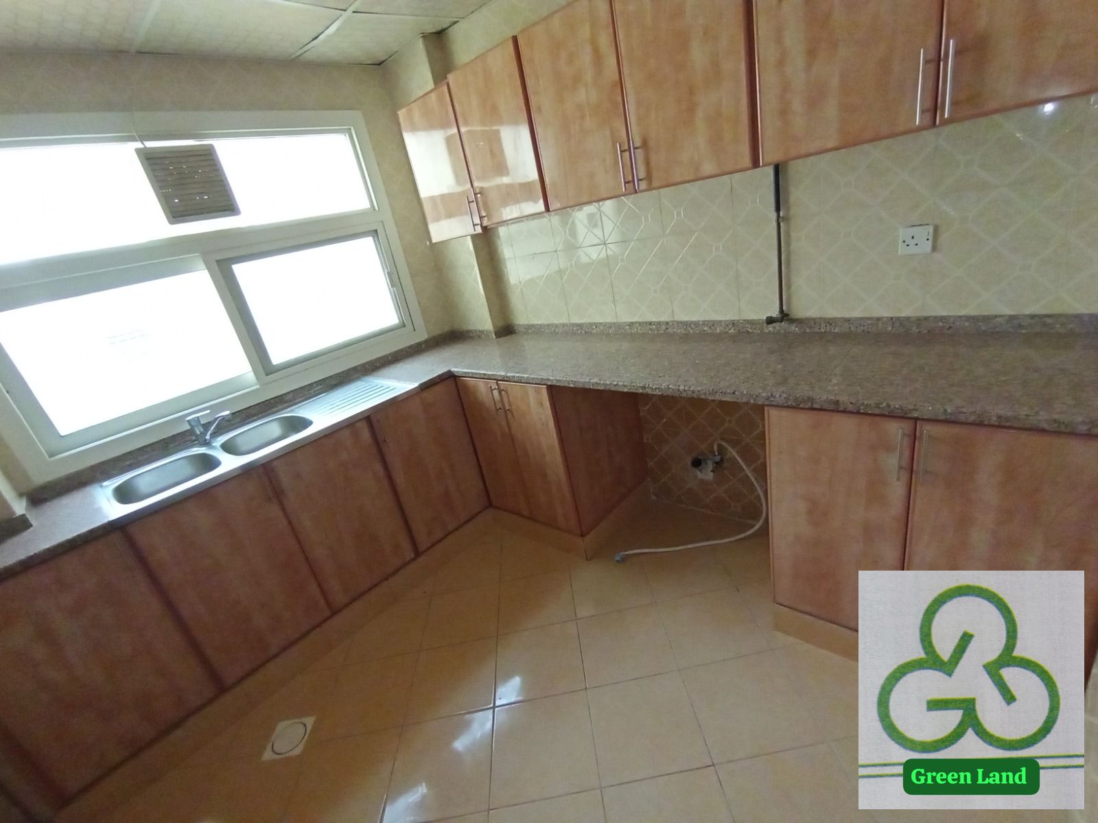 BIG OFFER 1BHK AVAILABLE CENTRAL AC GAS FAMILY BUILDING 30K QULLAYA