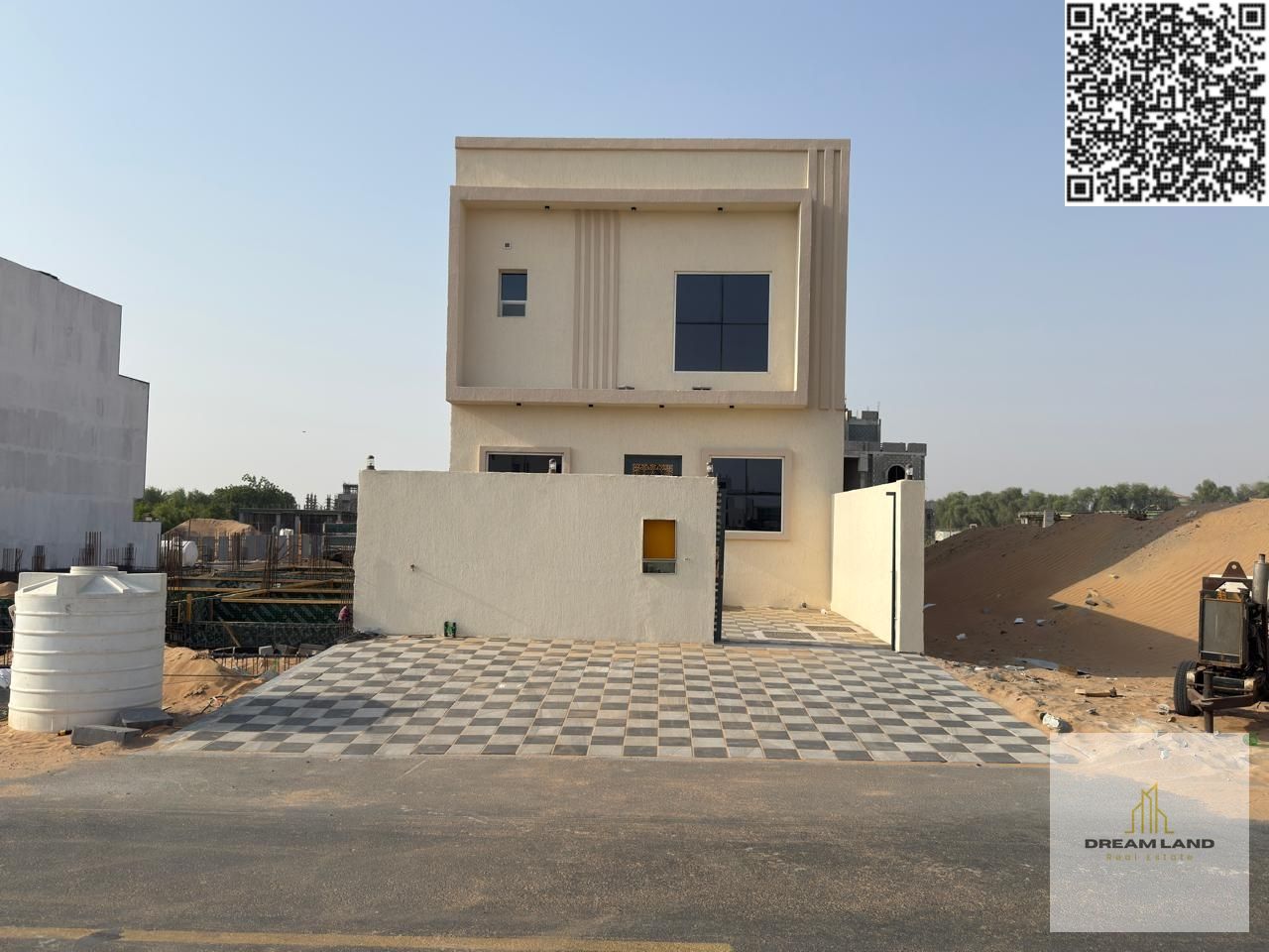 Villa for sale in a prime location. A rare opportunity to own a luxurious villa that combines elegance and comfort.