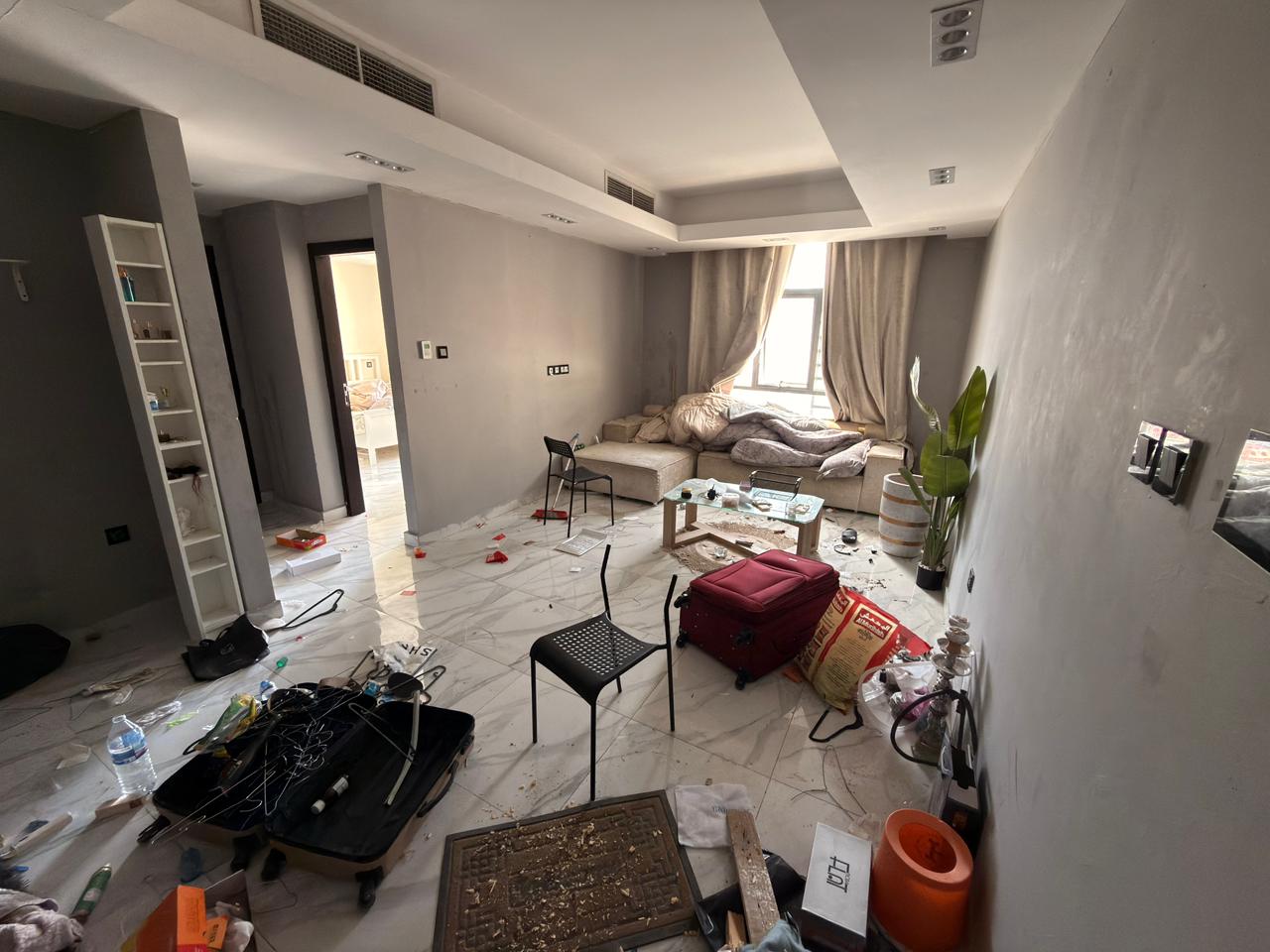 Appartement T2 (une chambre et un salon) - Location annuelle - Logement familial - Climatisation centrale - Entretien complet inclus - Accès facile à