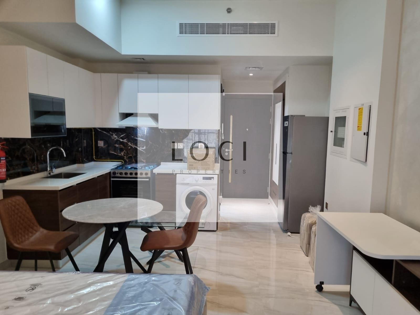 READY TO MOVE | FULLY FURNISHED | GREAT LOCATION
