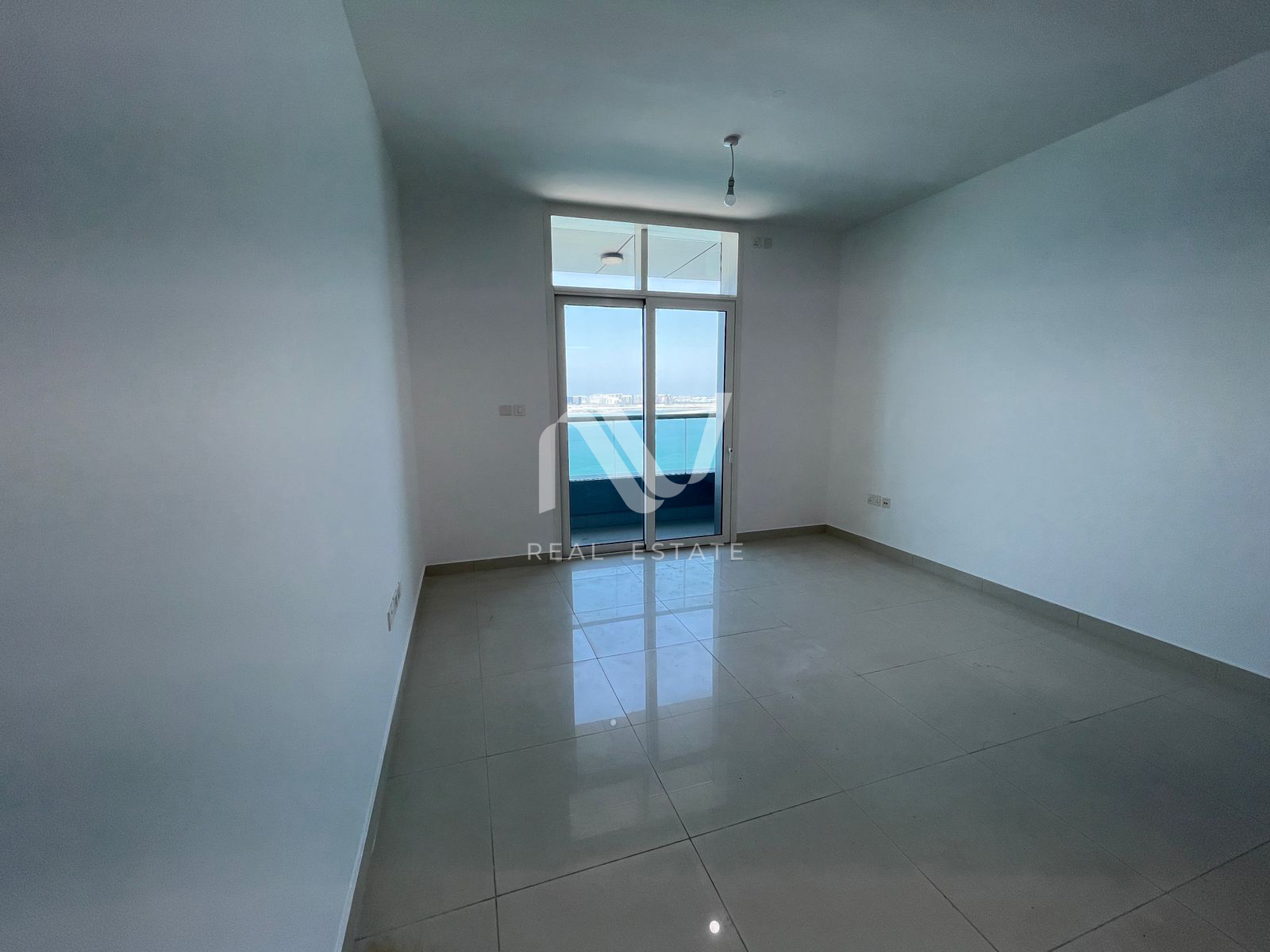 Sea View | Spacious Unit with Balcony | Vacant