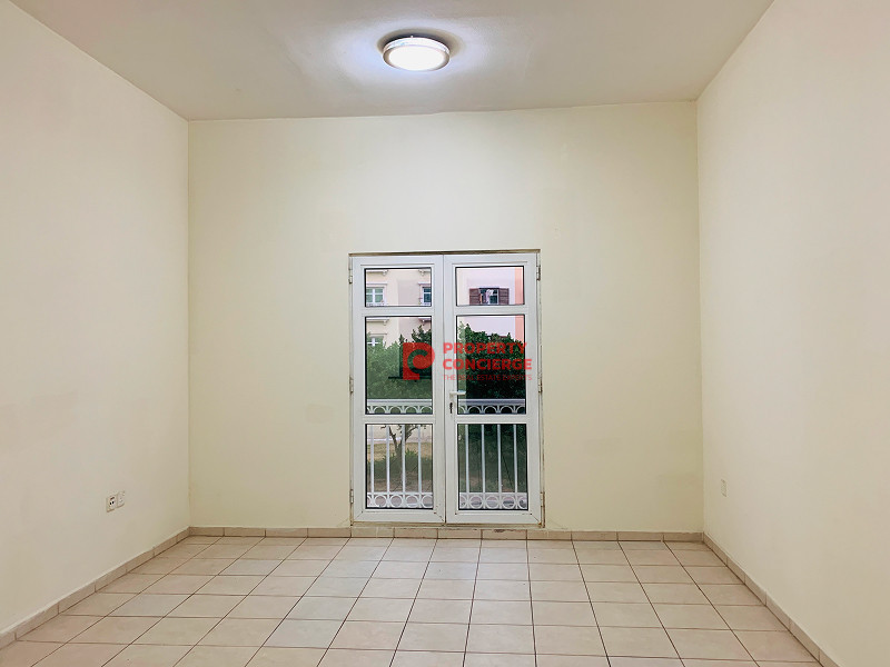 Spacious Bright Studio | 2Mins To Metro | Balcony
