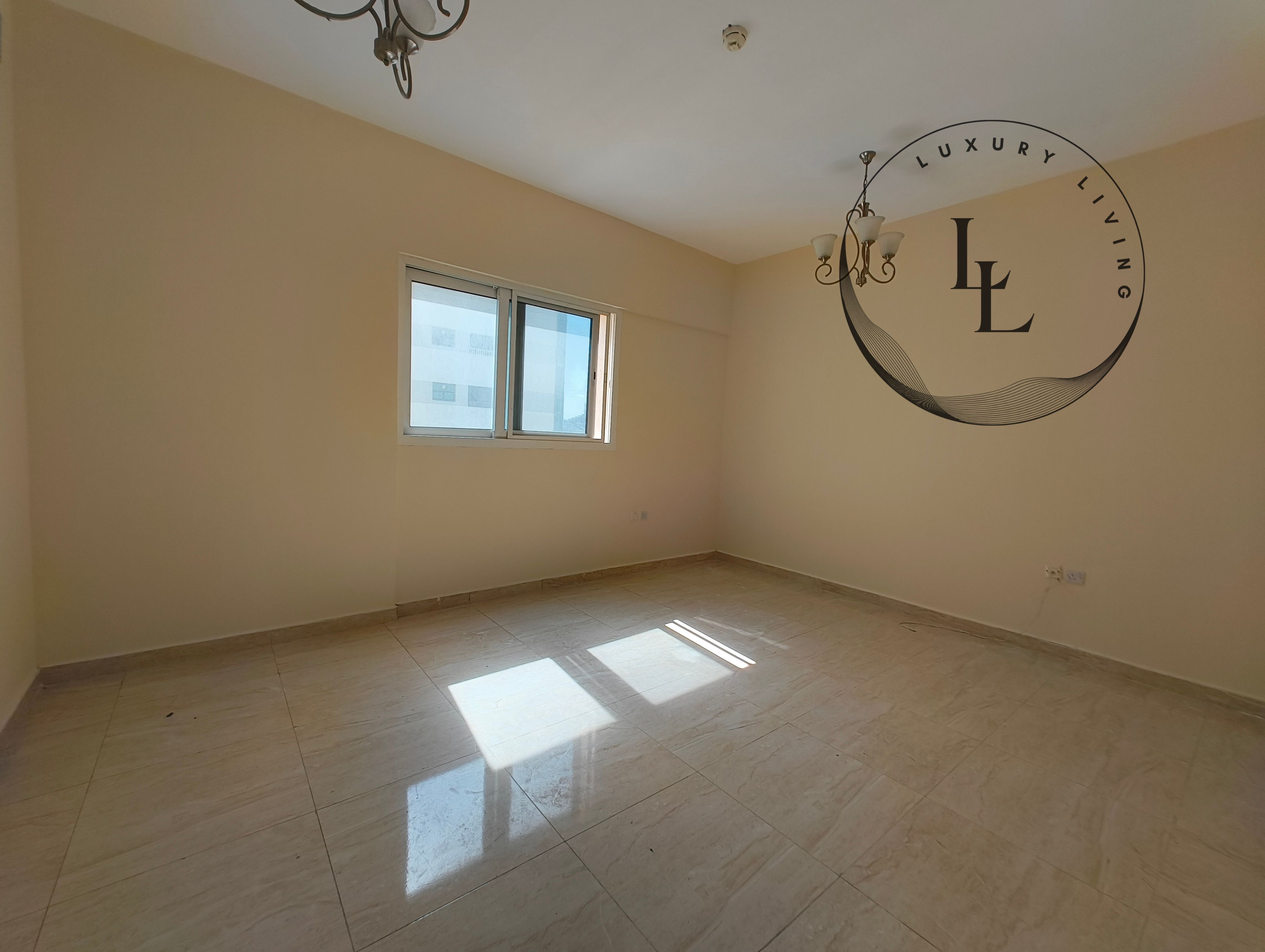 Apartment 1bhk, 2 baths with free parking