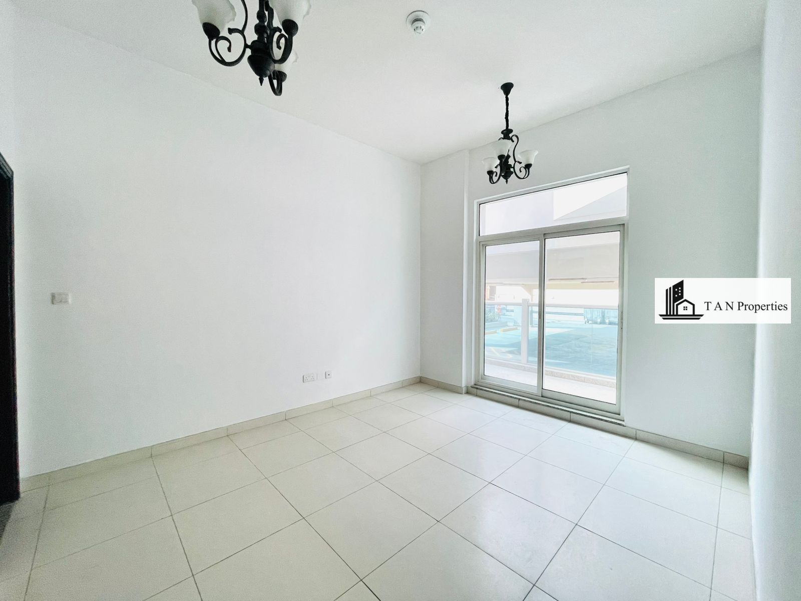 Spacious Layout | Bright and Clean | Ready to Move