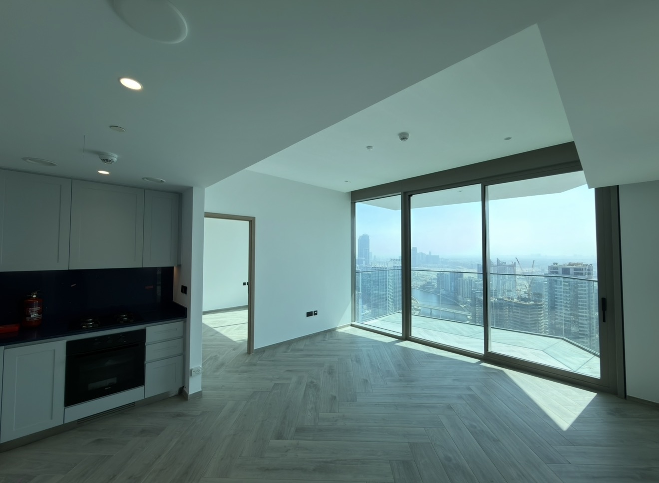 Bright 2 Bed l Full Canal view | Ready to move in