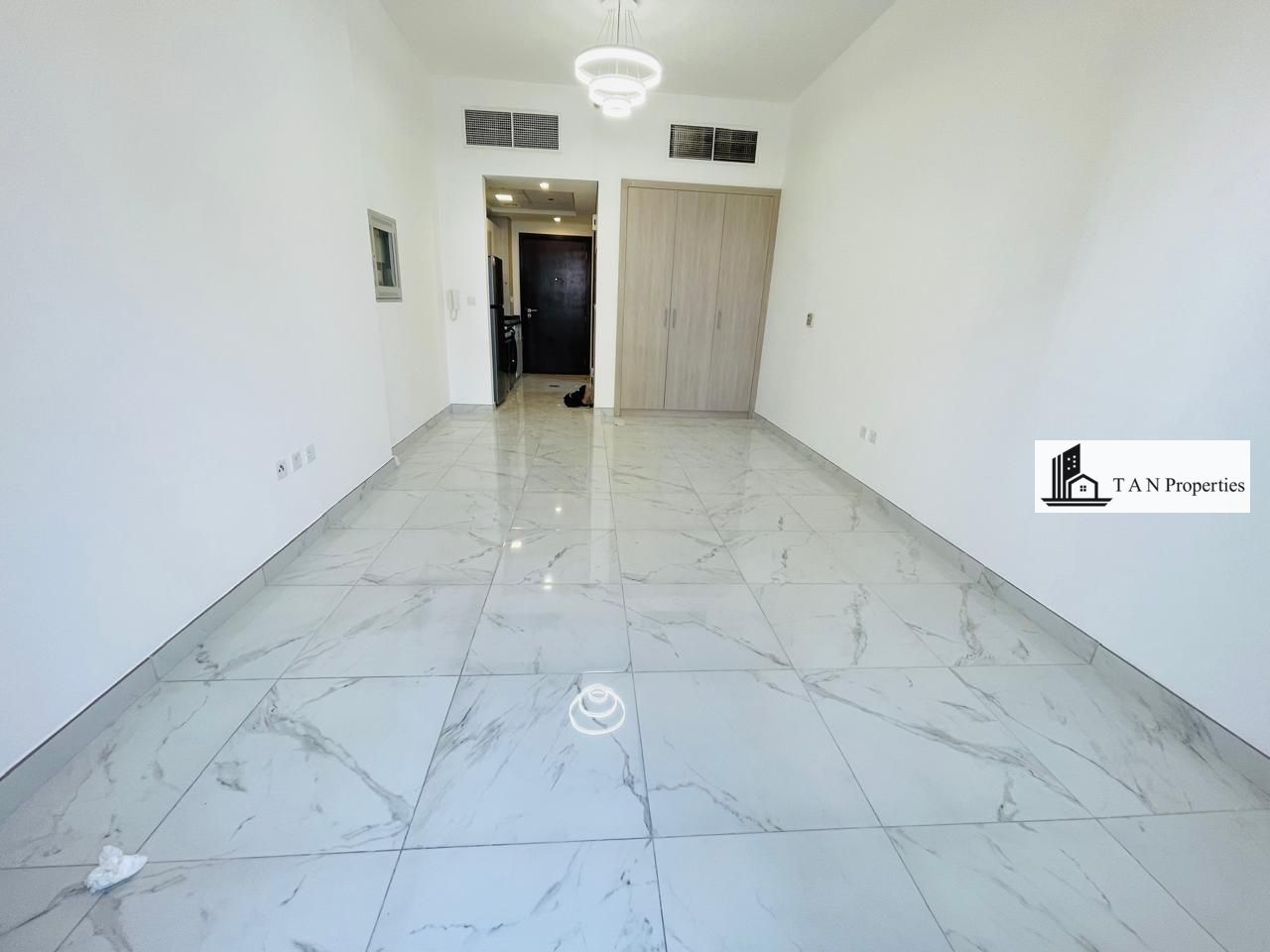 Semi Furnished | 6 Cheques Flexible | Ready to Move